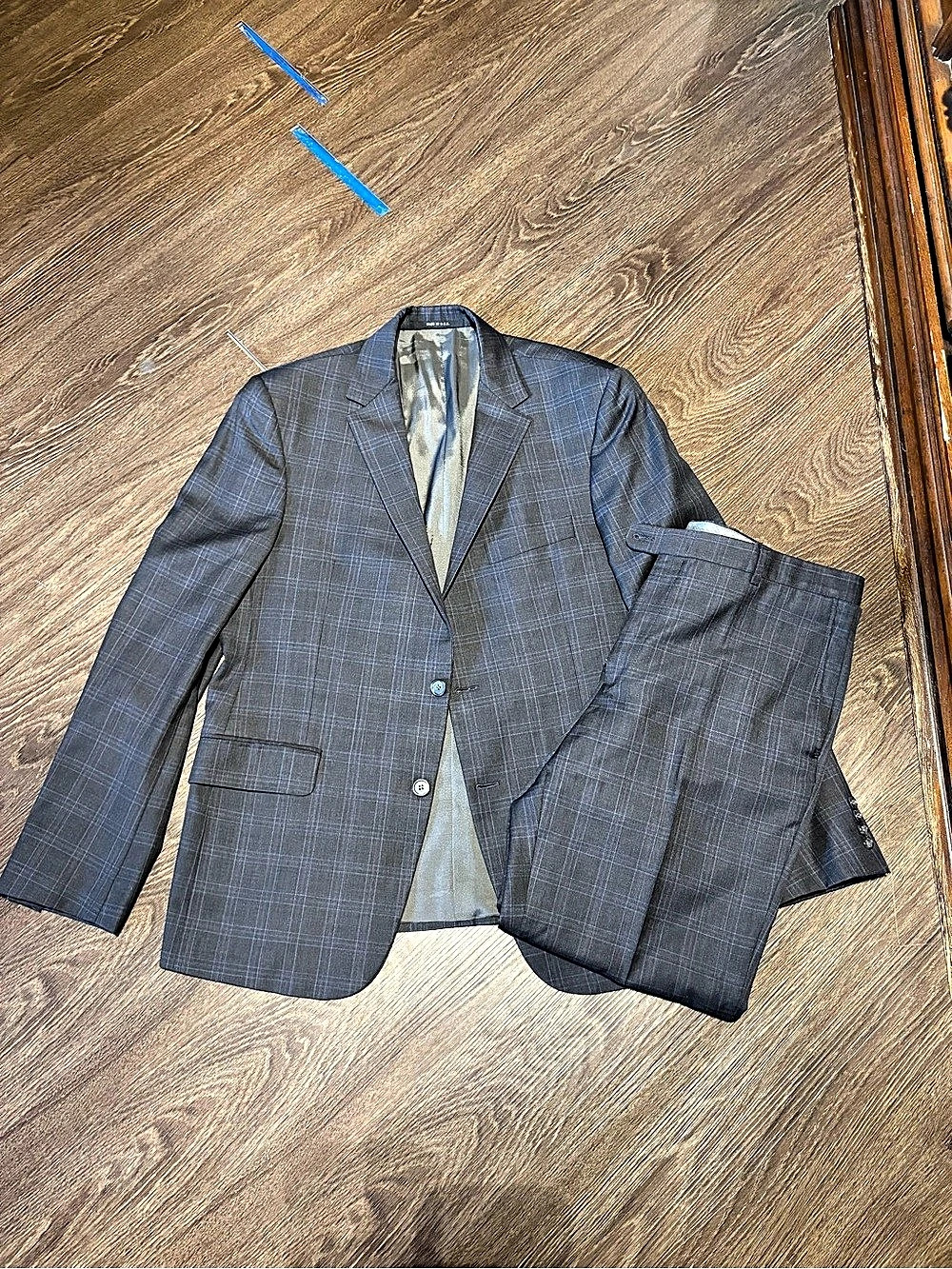 Samuelsohn Plaid Sport Coat in Gray Like New